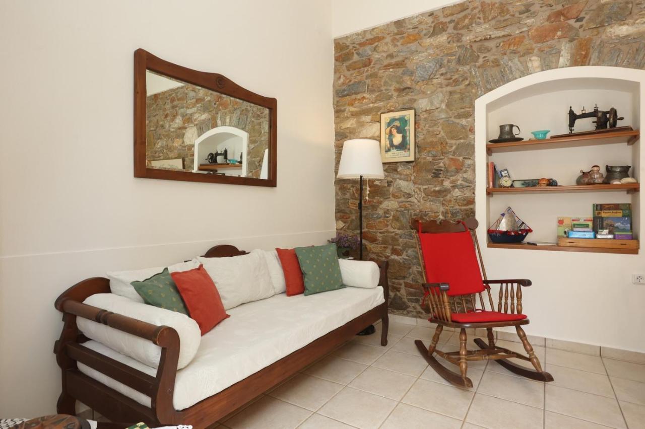 Babina'S Place-Traditional House In ארמופוליס מראה חיצוני תמונה