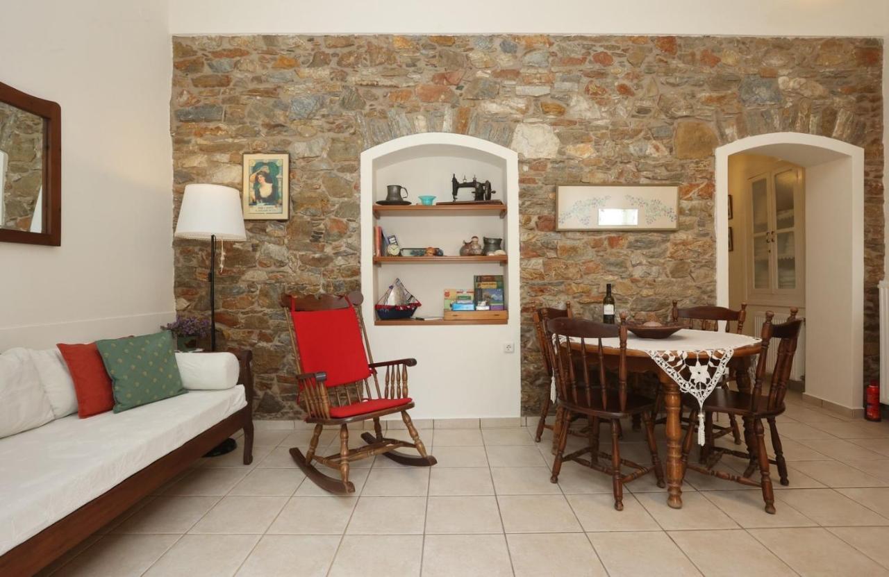 Babina'S Place-Traditional House In ארמופוליס מראה חיצוני תמונה