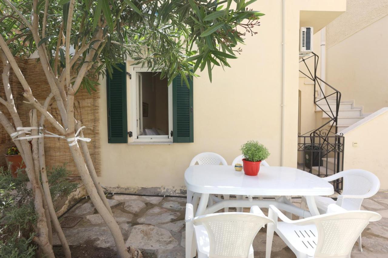 Babina'S Place-Traditional House In ארמופוליס מראה חיצוני תמונה
