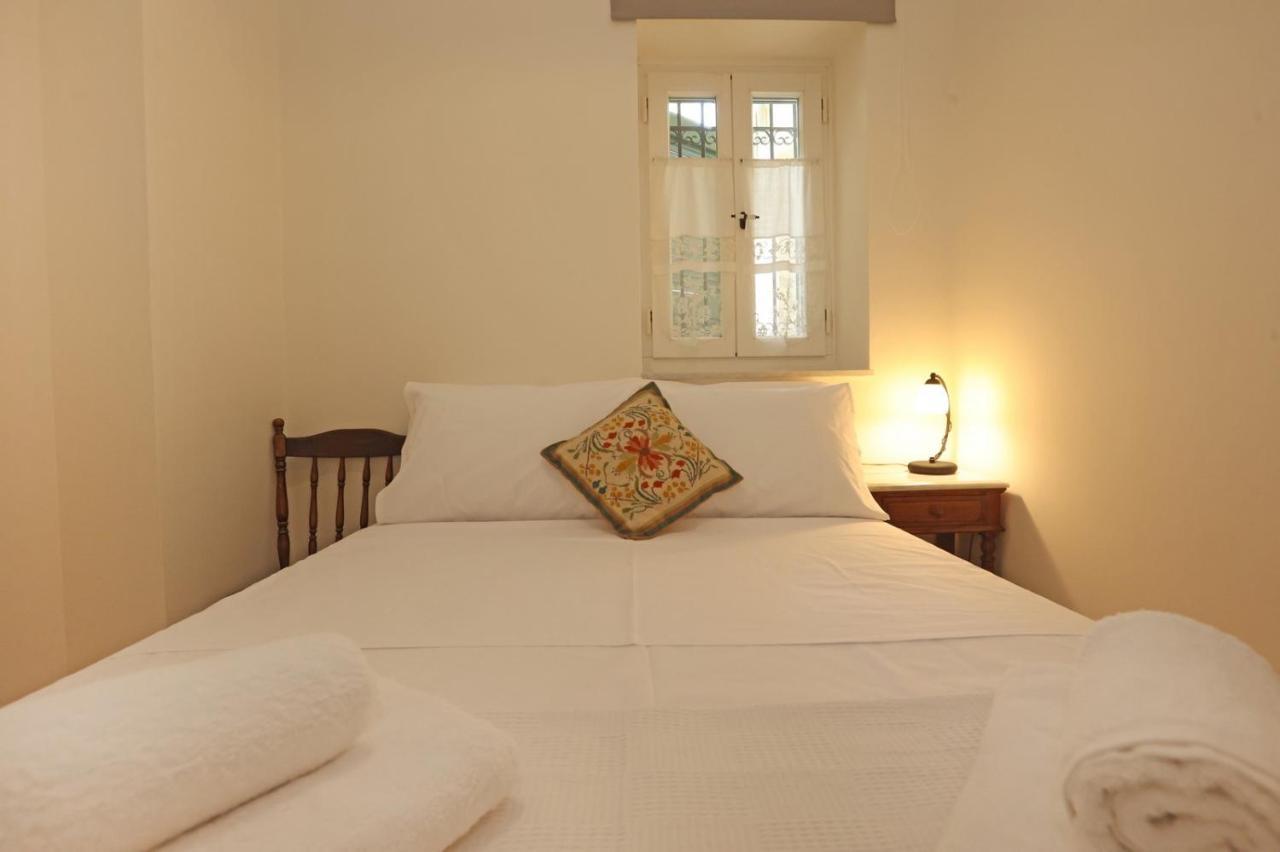 Babina'S Place-Traditional House In ארמופוליס מראה חיצוני תמונה
