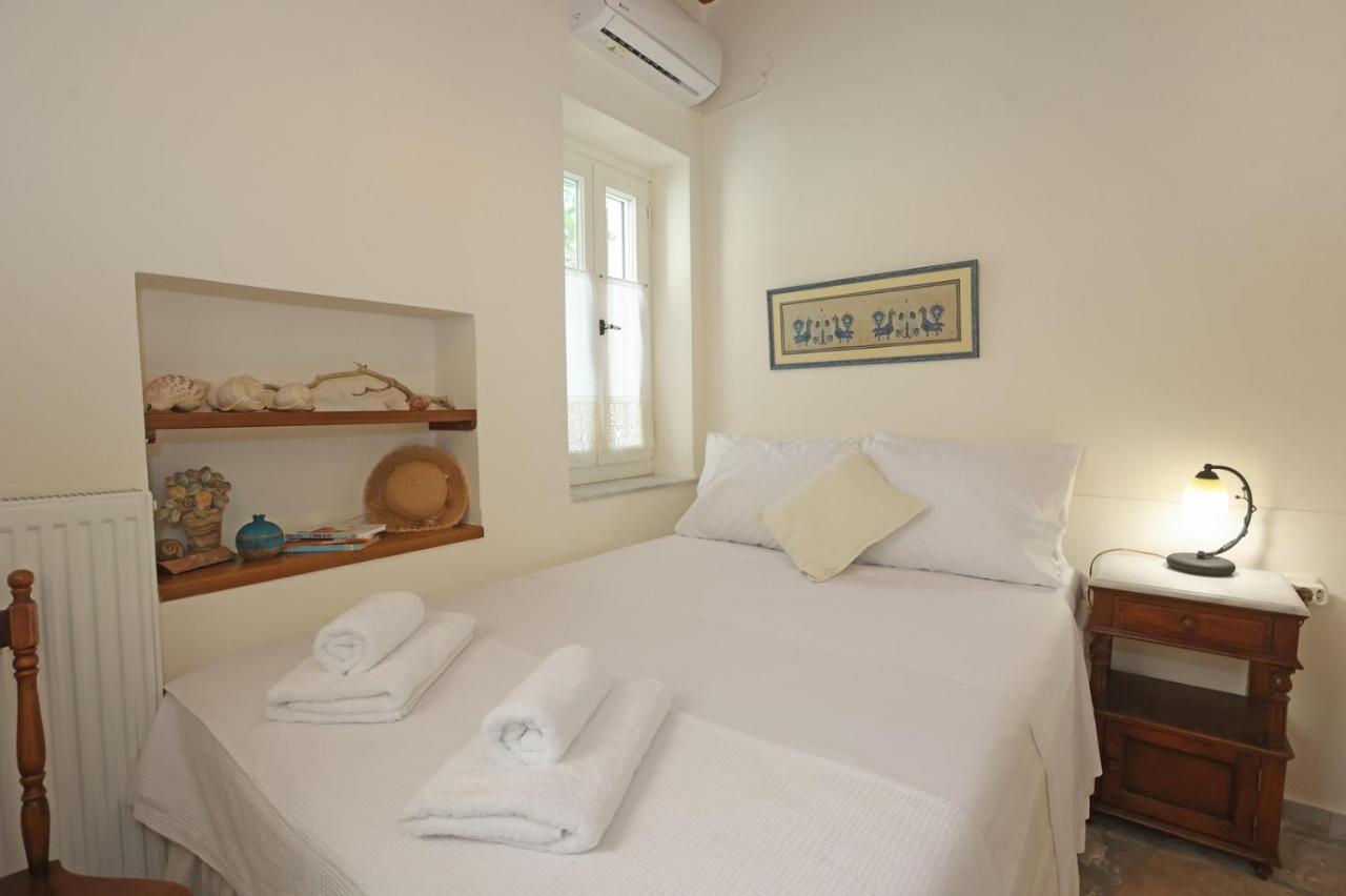 Babina'S Place-Traditional House In ארמופוליס מראה חיצוני תמונה